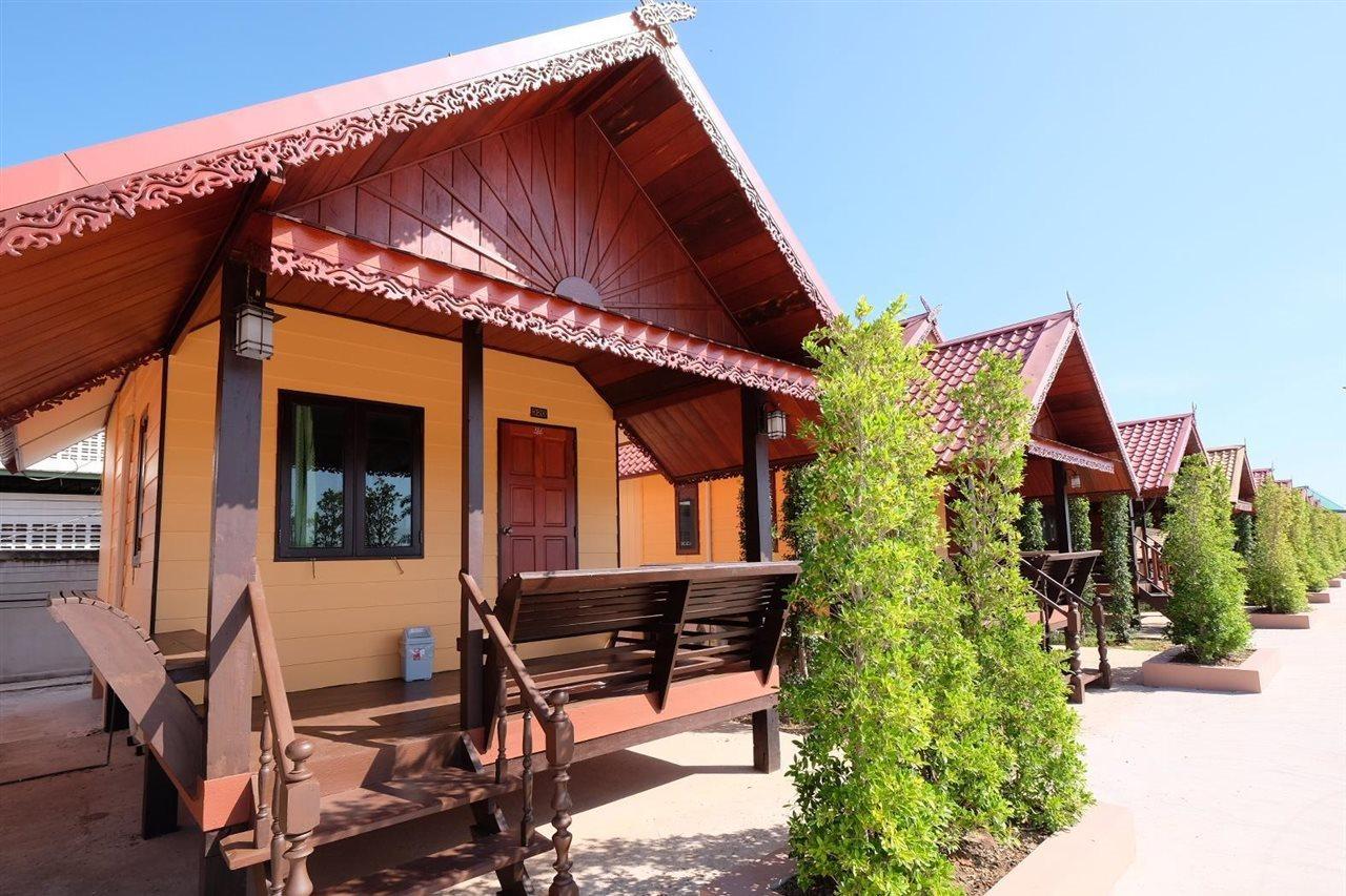 Prakaithong Hotel Amphoe Sawang Daen Din Exterior foto