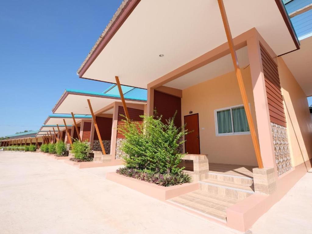 Prakaithong Hotel Amphoe Sawang Daen Din Exterior foto