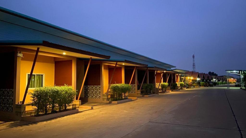 Prakaithong Hotel Amphoe Sawang Daen Din Exterior foto