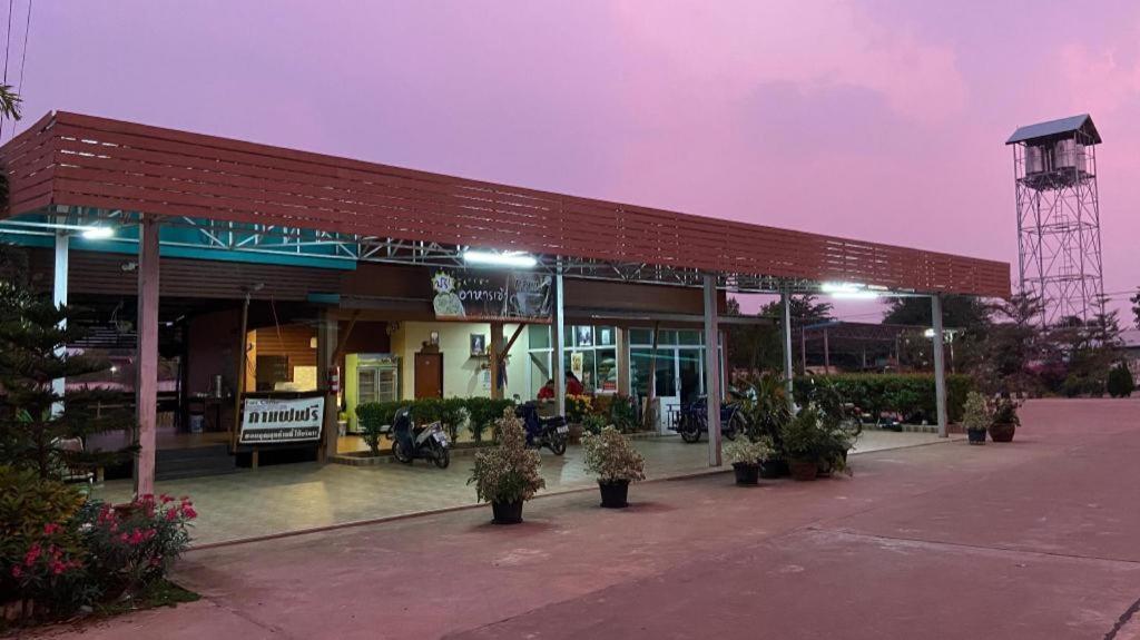 Prakaithong Hotel Amphoe Sawang Daen Din Exterior foto